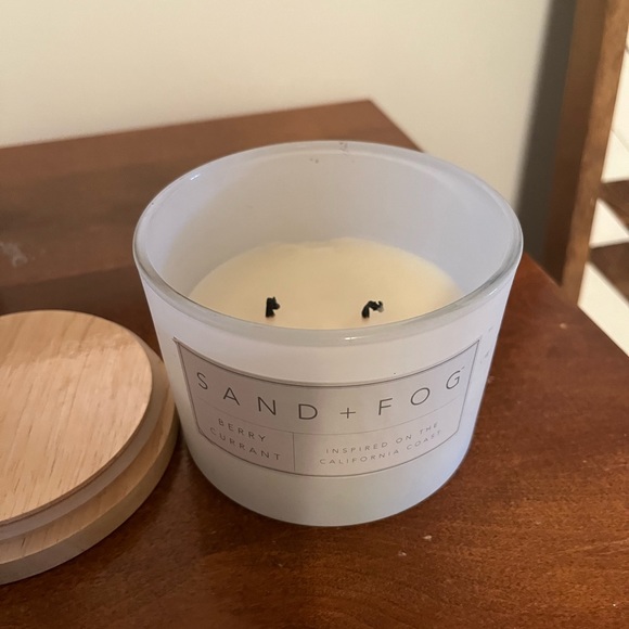 Sand & Fog Berry Current Candle - Picture 2 of 2